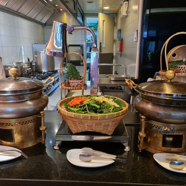 บัฟเฟตต์ seafood มื้อกลางวัน โรงแรมสุขุมวิท