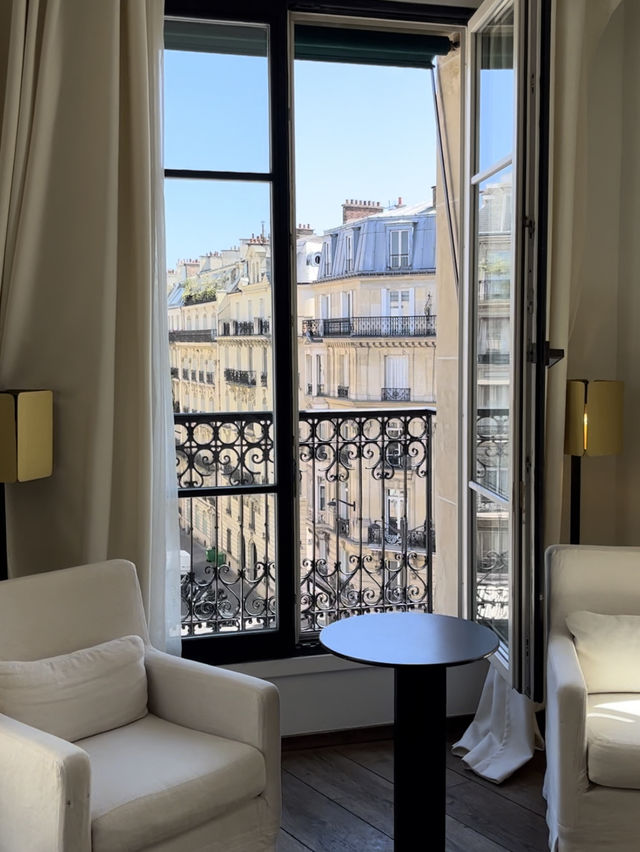에펠탑 뷰 호텔하면 여기 아니겠어? le metropolitan paris