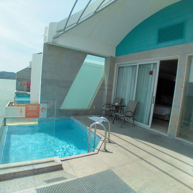 Panoramic Paradise: Unwinding at Lexis Hibiscus