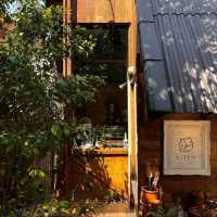 Ellen cafe house
