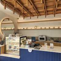 Curious cafe 
