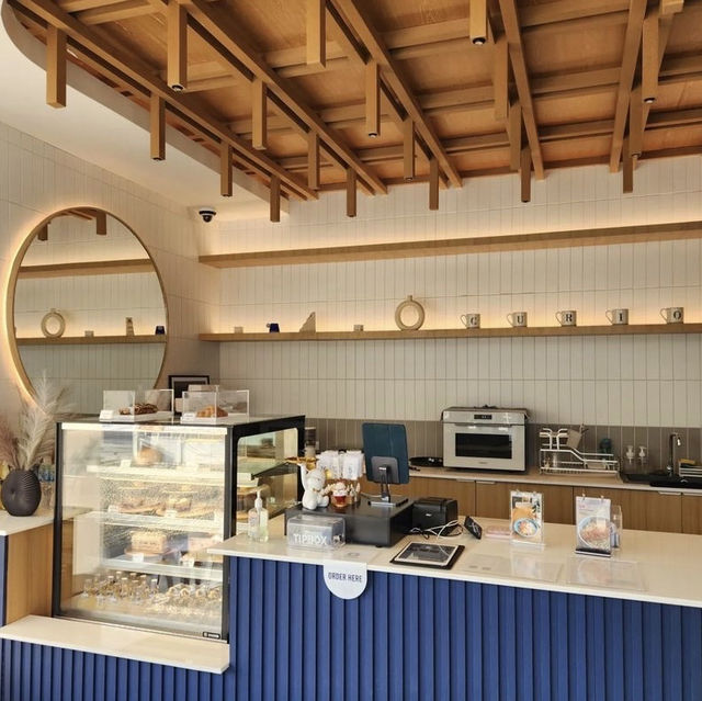 Curious cafe 