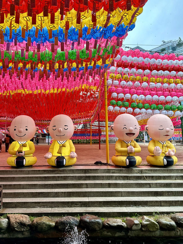 알록달록 봄을 더 아름답게 즐기실 수 있는 🪷 인사동 사찰 데이트 🌸