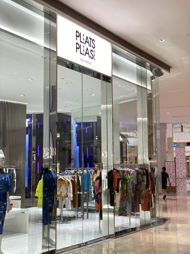 Premium lifestyle destination for shopaholics!
