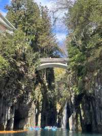 高千穗峽:壯麗景色,能量景點