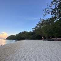 ตามหานกเงือกที่เกาะเฮ 🏝️