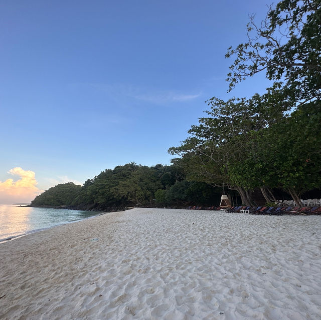 ตามหานกเงือกที่เกาะเฮ 🏝️