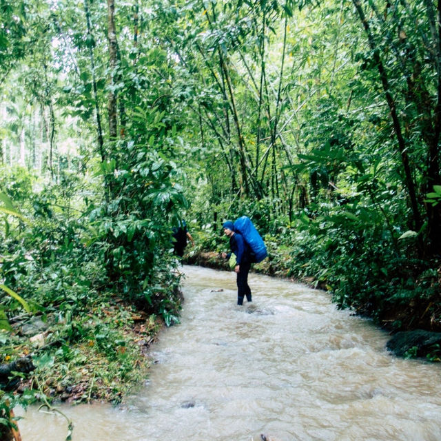 น้ำตกรูปหัวใจ เปรโต้ะลอซู🌳🌩️