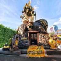 แลนมาร์คสายมู 𝐏𝐡𝐨𝐞𝐧𝐢𝐱 ประตูชั้น 6