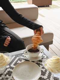 【自由が丘】クロワッサンをホットチョコレートにディップするショコラショー🥐🍫