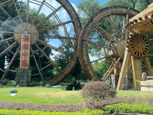 Life is better when we're exploring😃🇨🇳