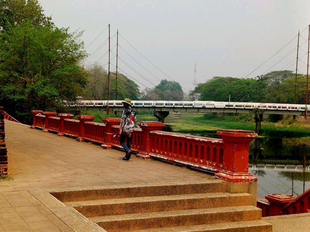 南奔古城墻南康河步行道pratu ta Nang：南奔地標景點，打卡拍照📸，體驗寧靜休閒好地方