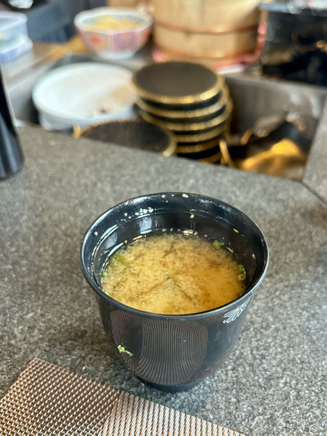 【中環】一緒一番酒場：開放式廚房，品嘗碎切刺身壽司丼