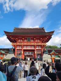 Fushimi Inrai หรือวัดเสาแดงที่เกียวโต ⛩️✨