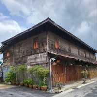 ที่นี่ "ถนนยมจินดา" เมืองเก่าระยอง 