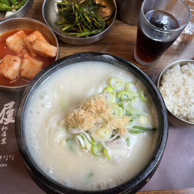 韓国・ソウル🇰🇷】美味しすぎて驚愕の濃厚サムゲタン！ | Trip.com 瑞草区