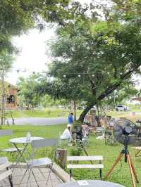 ดอกไม้ประตูแจกัน วิลเลจ คาเฟ่นนทบุรี