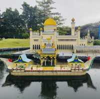 Miniature Marvels: Exploring Asia’s Icons at Miniland, Legoland!