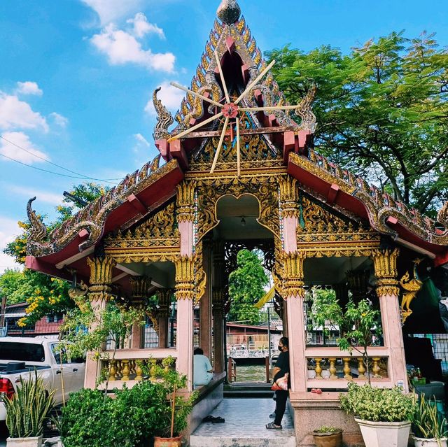 泰國曼谷著名河濱古跡皇家寺廟景點:Wat Thepleela，適合拍照📸打卡。