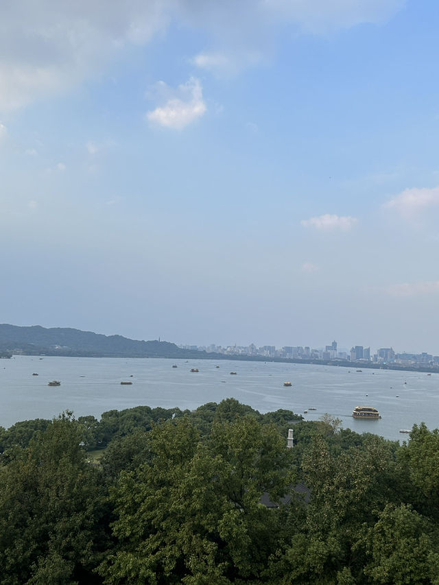 Leifeng Pagoda (雷峰塔)