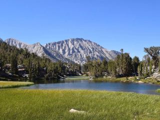 Guide to John Muir Wilderness: A Wilderness Escape and some 🎣 
