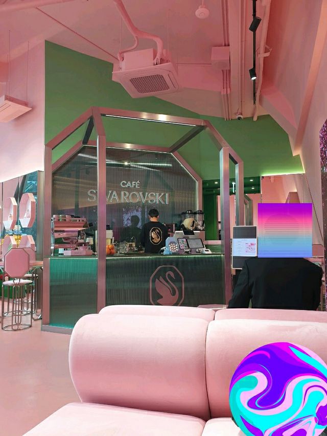 핑크빛 로망 충전 🎀 카페 스와로브스키