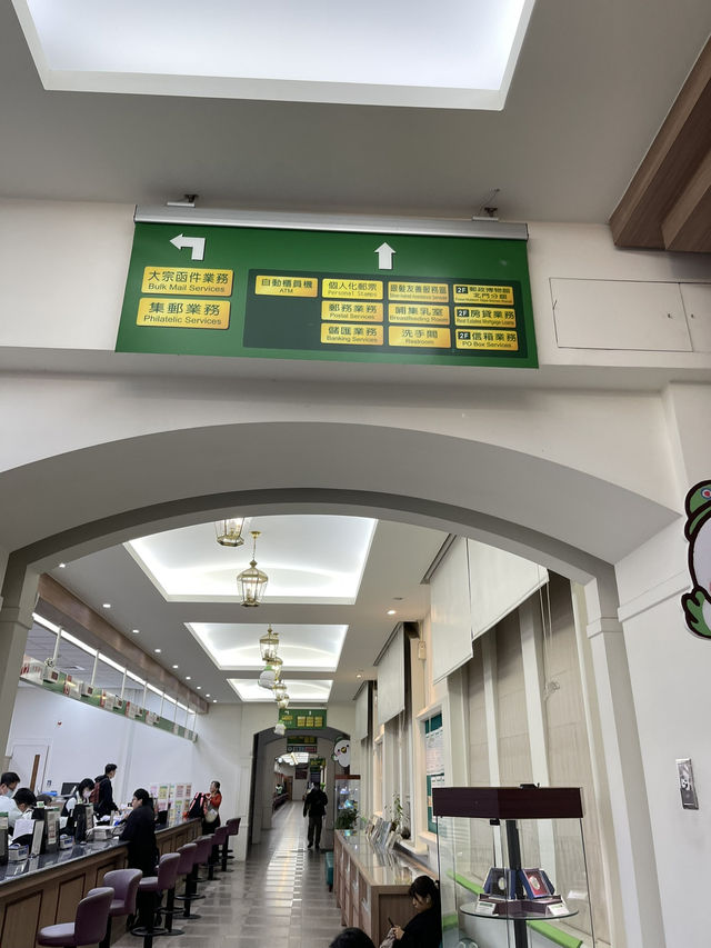 📝 漫步古典與現代的交會處：台北之旅 🌙🏛️