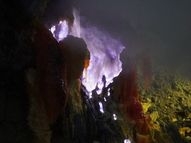 A journey to Mount Ijen: Witnessing the sulfur miners  