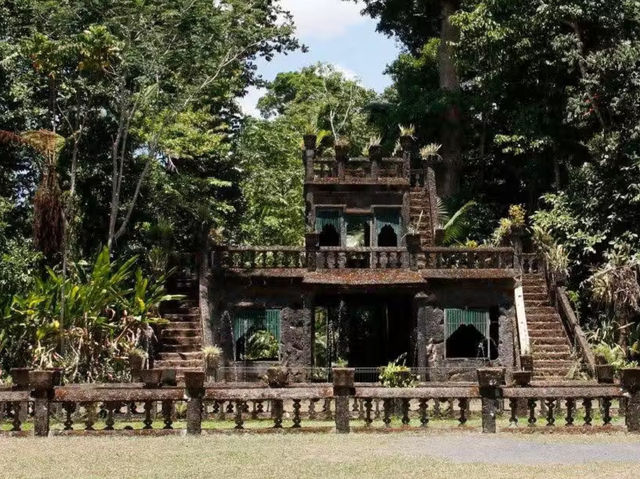 A Fairytale in the Rainforest: Exploring Paronella Park