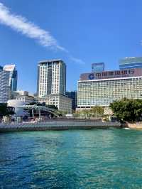 🌊 🇭🇰瞬間讓人充滿活力的湛藍「維多利亞港」😍🌅💕
