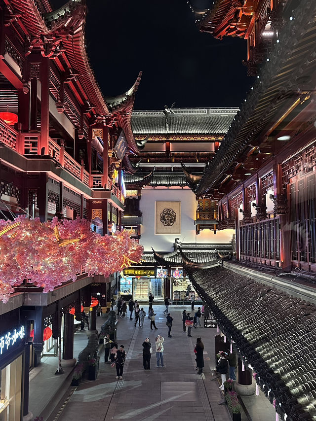 Yu Garden Comes Alive with CNY Festivities 2025