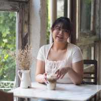 Slōlē คาเฟ่สุดคิ้วท์ย่านโชคชัย 4 ที่ให้ฟีลเขาใหญ่