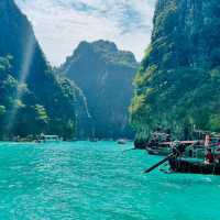 🌴 Phi Phi Island: A Slice of Paradise on Earth 🌊
