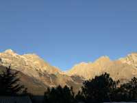 A Magical Sunrise at Yulong Snow Mountain – An Unforgettable Experience 🌄✨