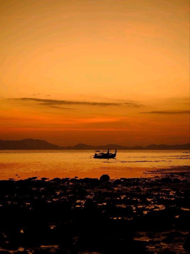 華欣筷子山攻略 🌊🌴 超好拍的小眾沙灘 📸✨ 日落風景🌇⛱️