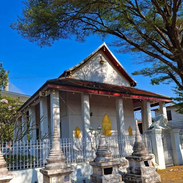 ชมโบสถ์มหาอุด สมัยรัชกาลที่ 2 ที่วัดสี่จีน