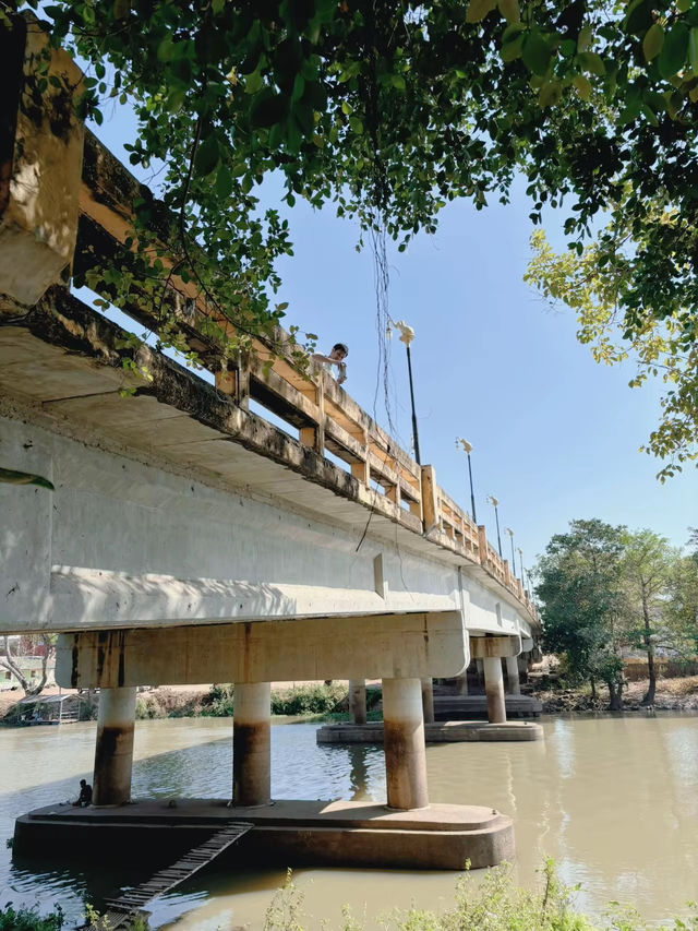 คาเฟ่ริมแม่น้ำปราจีนบุรี 