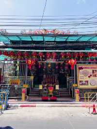“Chinatown Bangkok: A Sea of Red for Chinese New Year Celebrations”