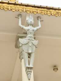 A Family Adventure – Exploring the Royal Palace of Cambodia with Kid