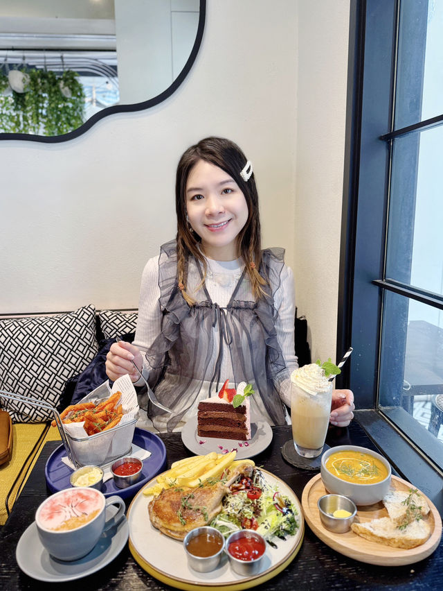 上環法式黑白簡約風格Cafe☕️