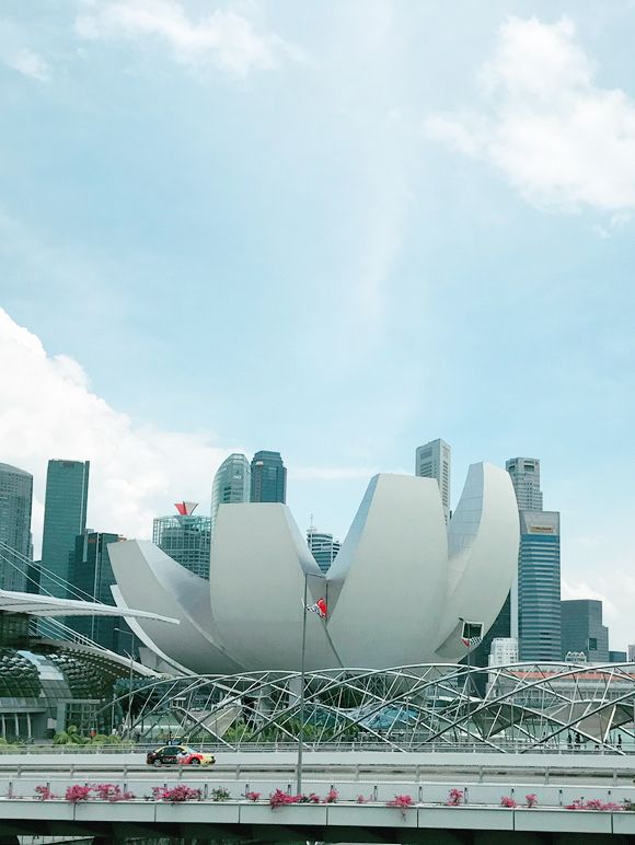 Scenic Drive Through Singapore’s Iconic Landmarks