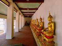 泰國曼谷老城區湄南河畔著名皇家古跡寺廟景點：Wat Bowon Mongkhon Rachaworawiharn，精美寺廟建築，適合打卡拍照📸冥想