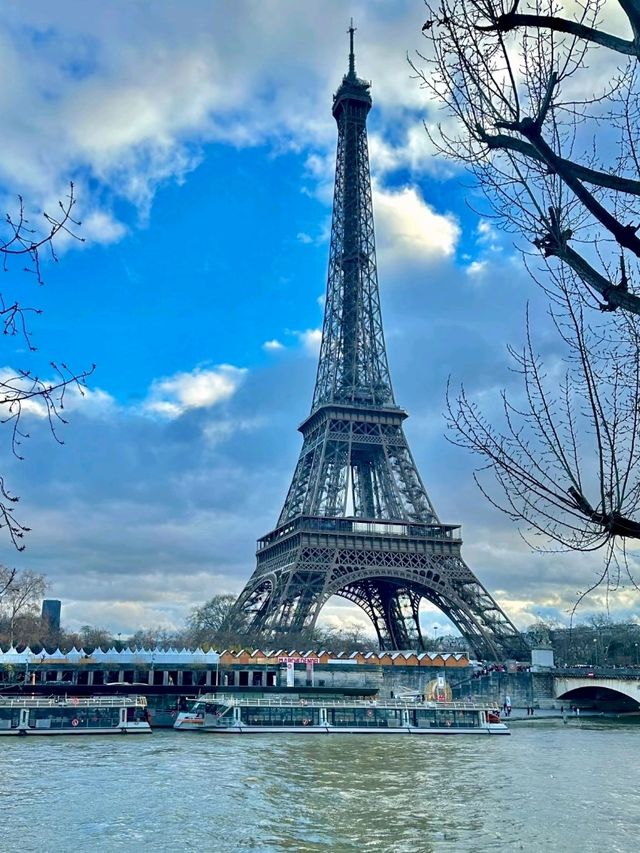 Seine River Walk: A Journey of Parisian Charm