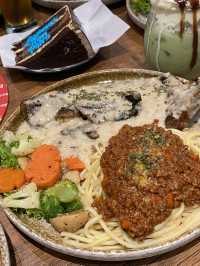 Indulge in Cozy Vibe and Yummy Foods at The Yard Café Miri! 🧀🌿