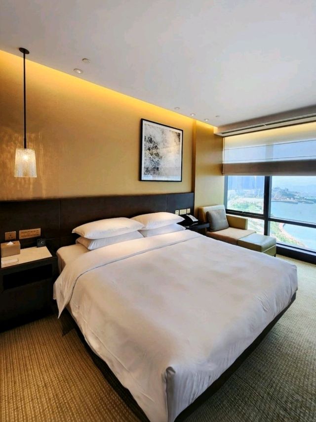Wake Up to Victoria Harbour: A Comfortable and Convenient Stay at Grand Hyatt Hong Kong. 