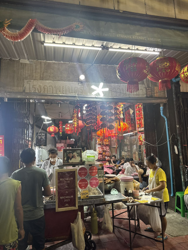 เยาวราชยามค่ำ เดินกินเพลิน ของเด็ดเพียบ