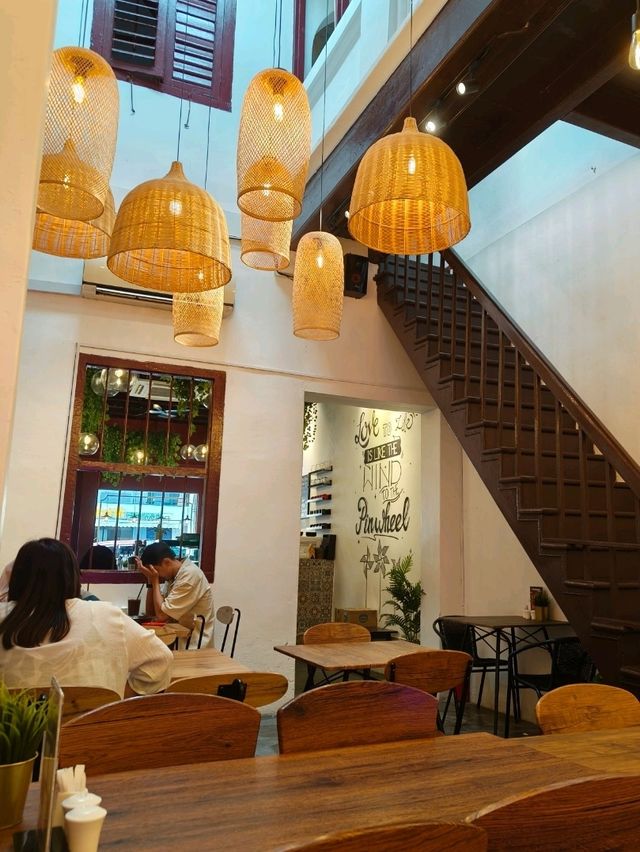 Pretty Café, Delicious Meal!