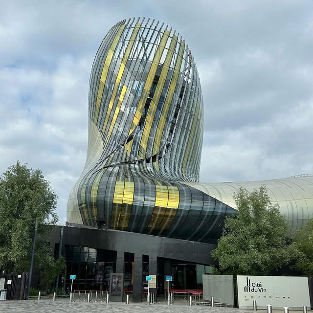 🍷 Cité du Vin Weekend Escape: Wine, Culture & River Views