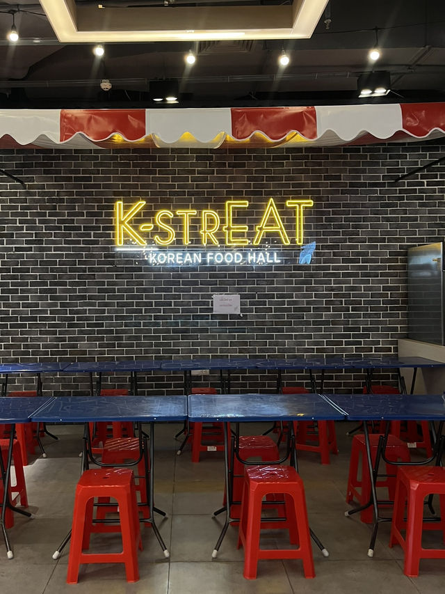 คิดถึงเกาหลี? มาที่ K-StrEAT สามย่านมิตรทาวน์ ได้!