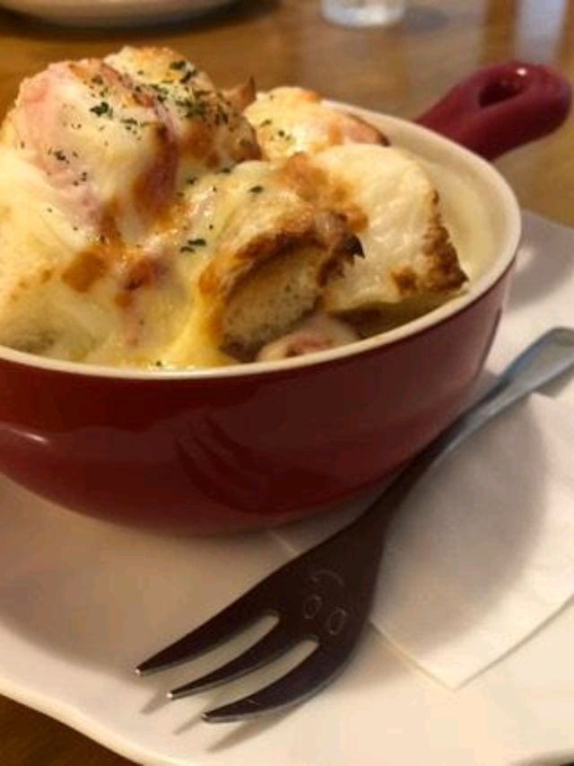 駅舎カフェで味わう、手作りパンと癒しのひととき 